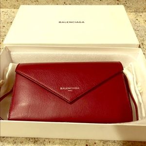 Papier zip around wallet/wristlet